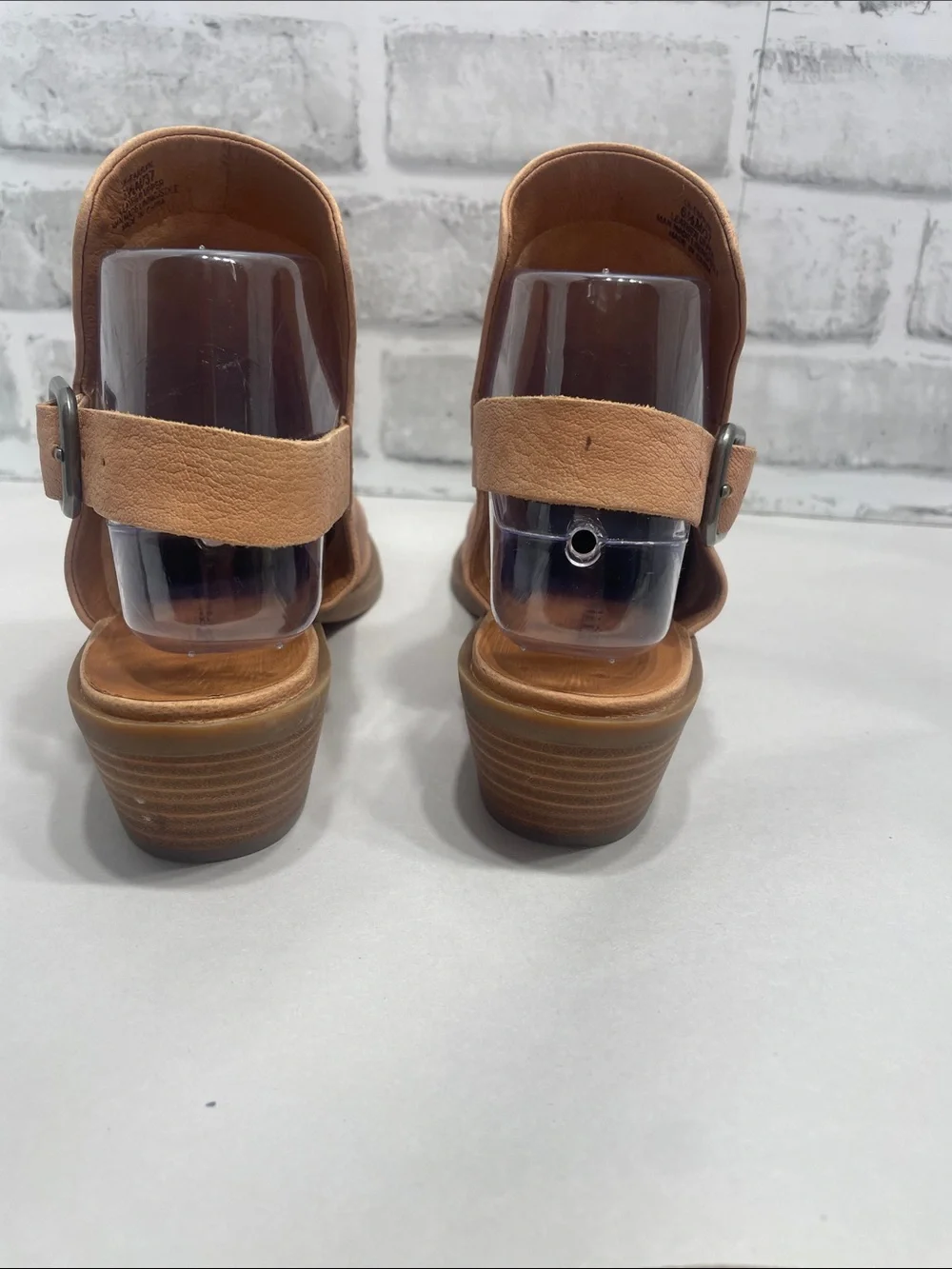 Lucky Brand Leather Tan Cutout Ankle Booties with Buckle preowned. Size 6.5
